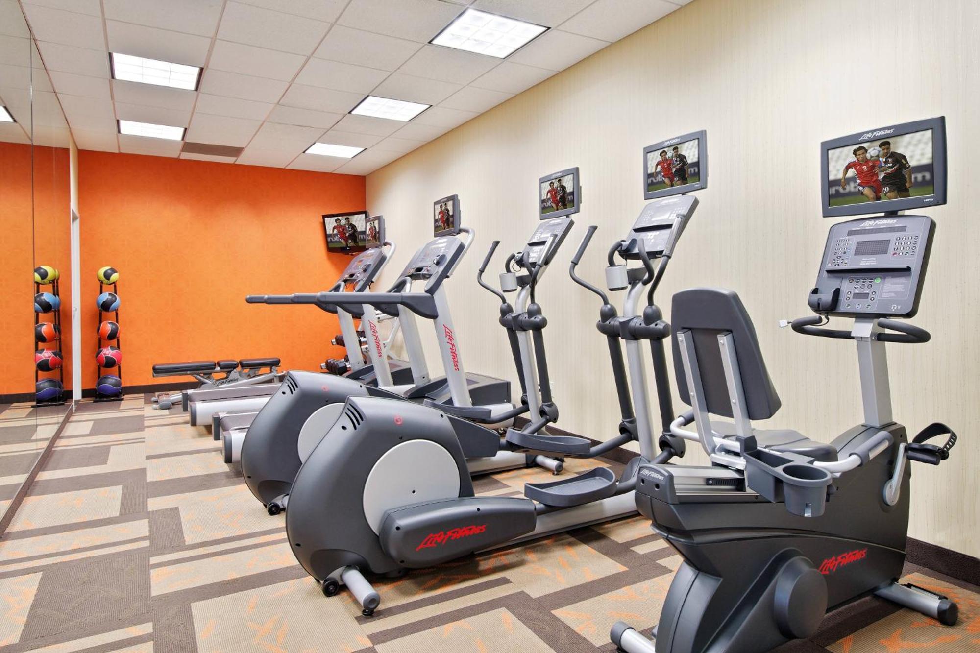 Отель Courtyard By Marriott Little Rock Downtown Экстерьер фото