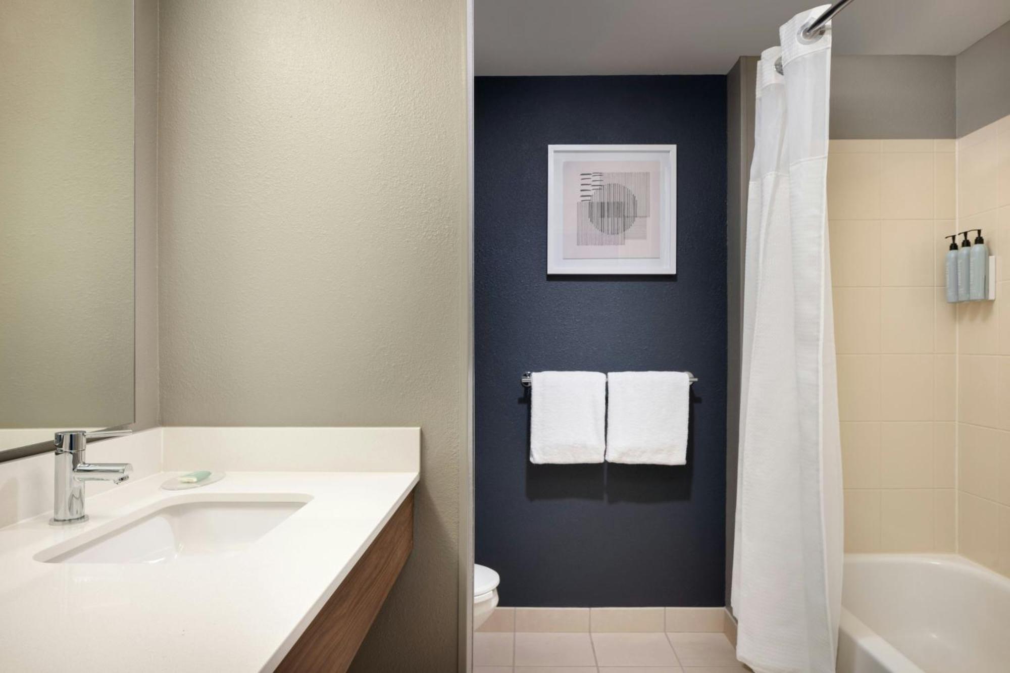 Отель Courtyard By Marriott Little Rock Downtown Экстерьер фото