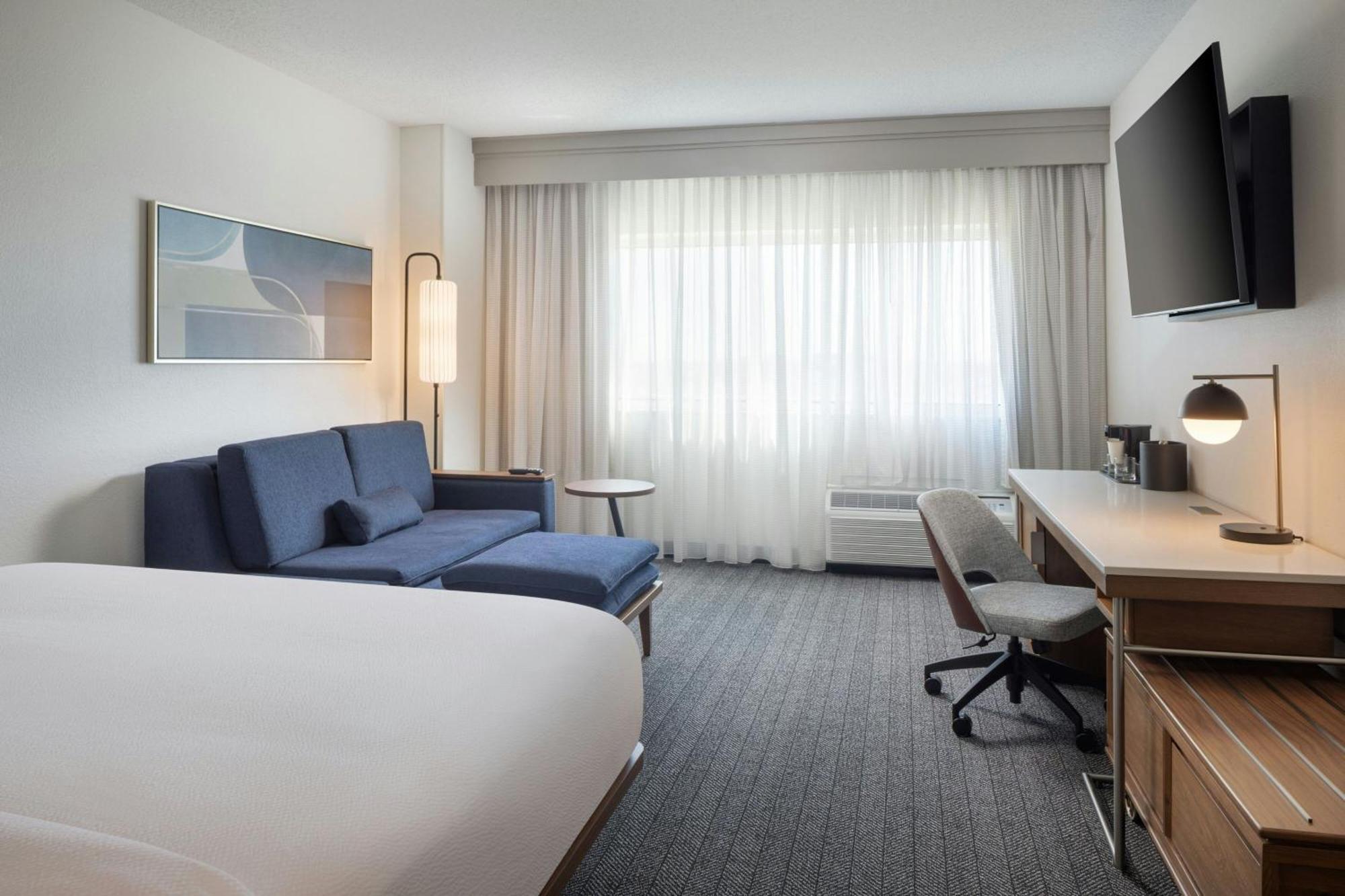 Отель Courtyard By Marriott Little Rock Downtown Экстерьер фото